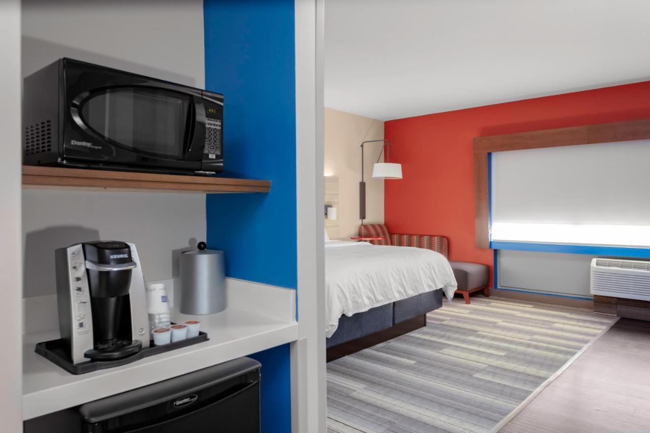 Holiday Inn Express & Suites Wilmington West - Medical Park By Ihg Экстерьер фото