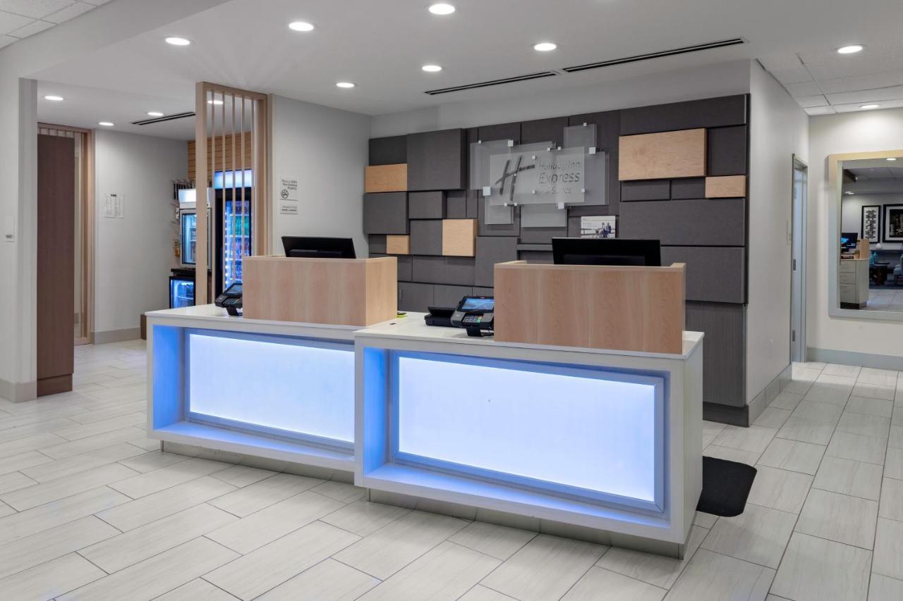 Holiday Inn Express & Suites Wilmington West - Medical Park By Ihg Экстерьер фото